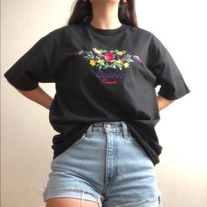 Vintage Quebec floral tourist embroidered t-shirt